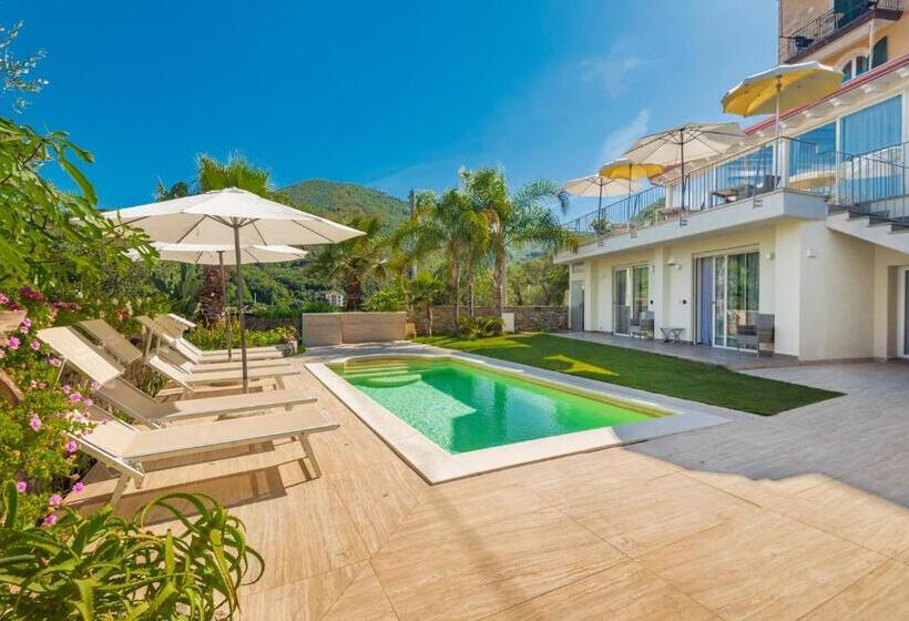 پانسیون Luxury Dreams