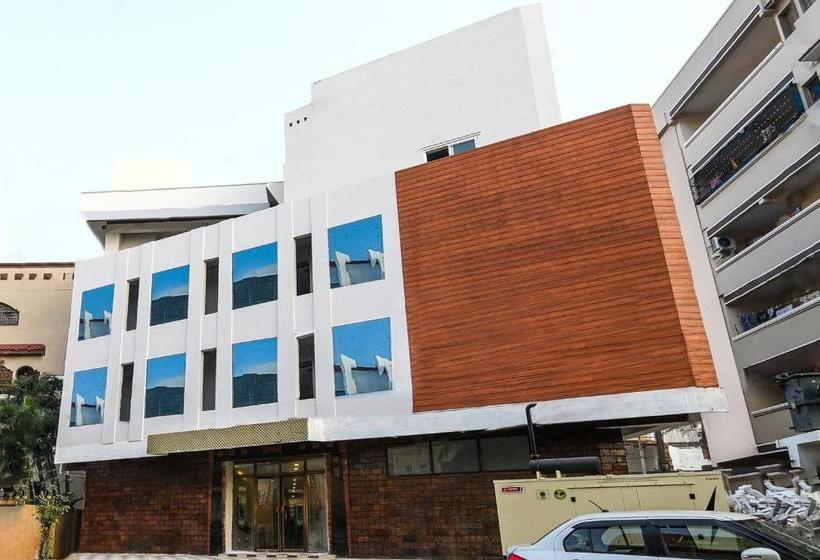 Pensão Oyo 77206 Thamarai Resort