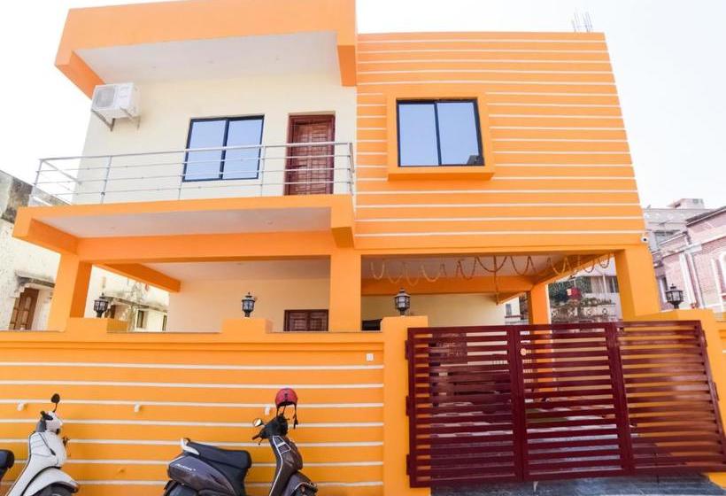 פנסיון Oyo 77663 Shining Crystal Near Airport