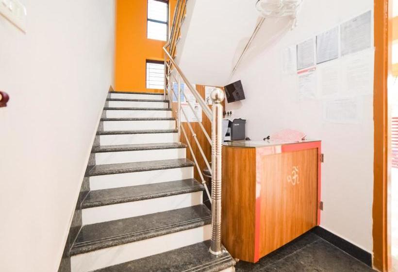 פנסיון Oyo 77663 Shining Crystal Near Airport