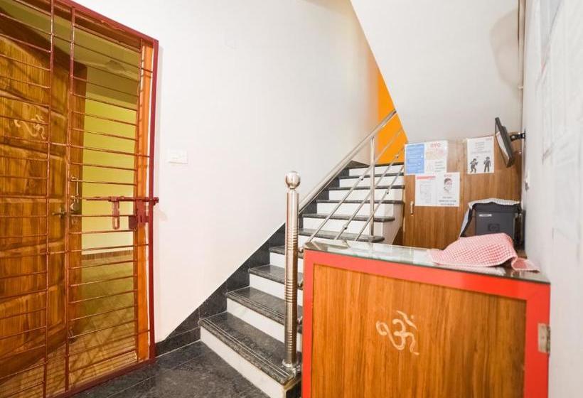 פנסיון Oyo 77663 Shining Crystal Near Airport