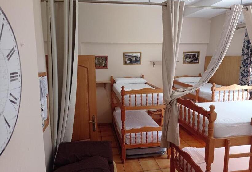Albergue De Peregrinos Ultreia Et Suseia