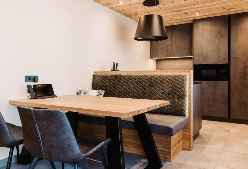 Hofgut Apartment & Lifestyle Resort Wagrain