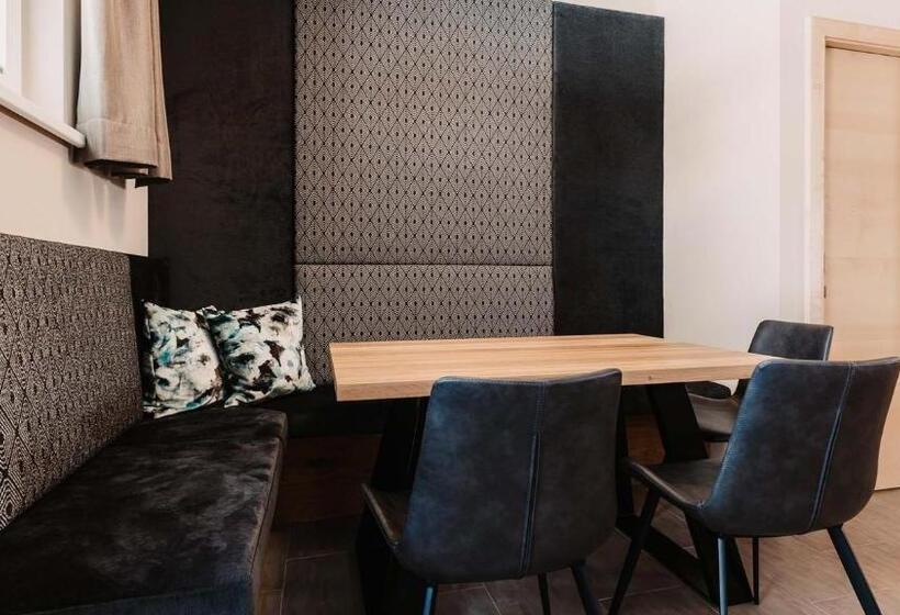 Hofgut Apartment & Lifestyle Resort Wagrain