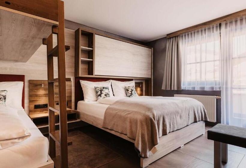 Hofgut Apartment & Lifestyle Resort Wagrain