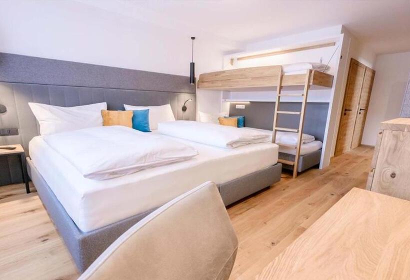 Hofgut Apartment & Lifestyle Resort Wagrain