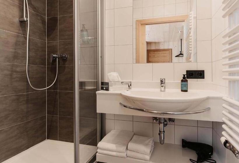 Hofgut Apartment & Lifestyle Resort Wagrain