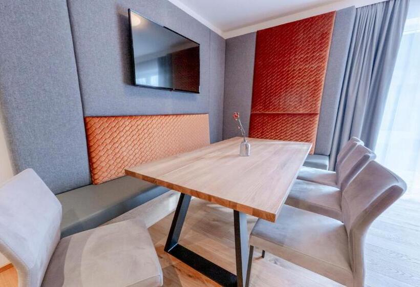 Hofgut Apartment & Lifestyle Resort Wagrain