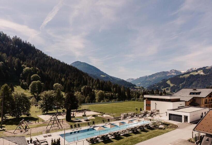 Hofgut Apartment & Lifestyle Resort Wagrain