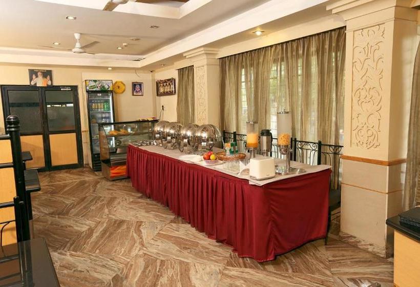 Отель Aishwaryaa