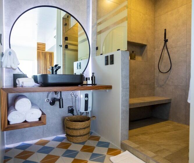 בית מלון כפרי Amaka Ocean Living Lodge