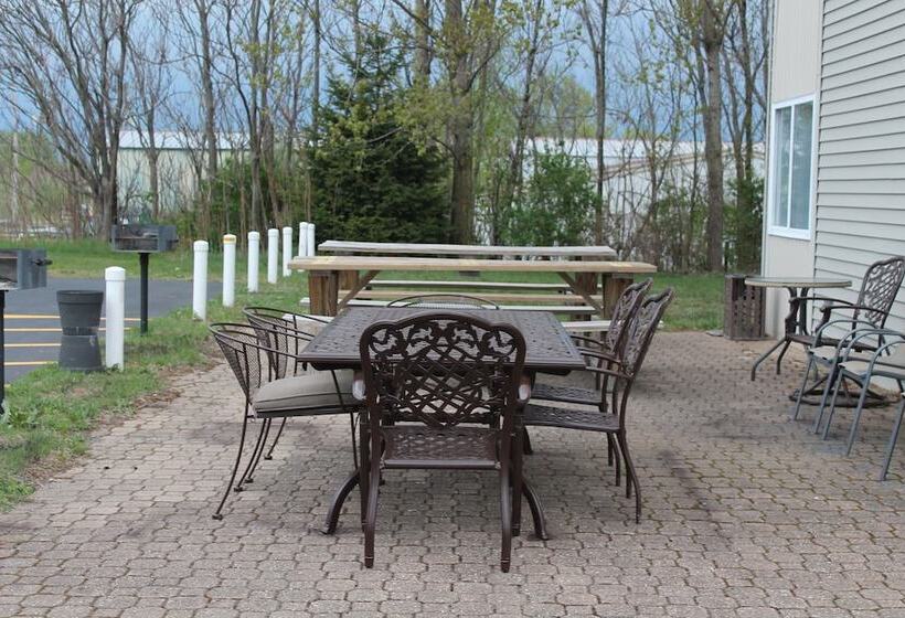 فندق American Host Inn