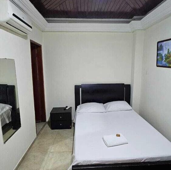 בית מלון כפרי Barranquilla Inn