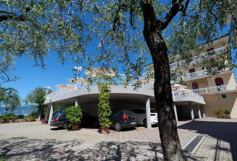 فندق Benacus Torri Del Benaco