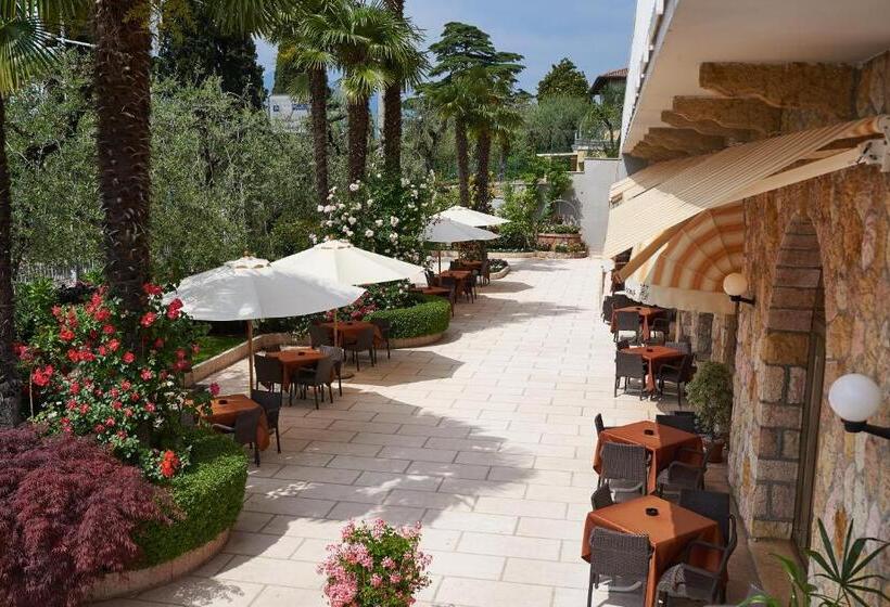 فندق Benacus Torri Del Benaco
