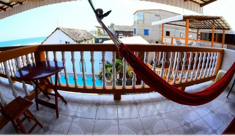 هتل Charo´s Hostal