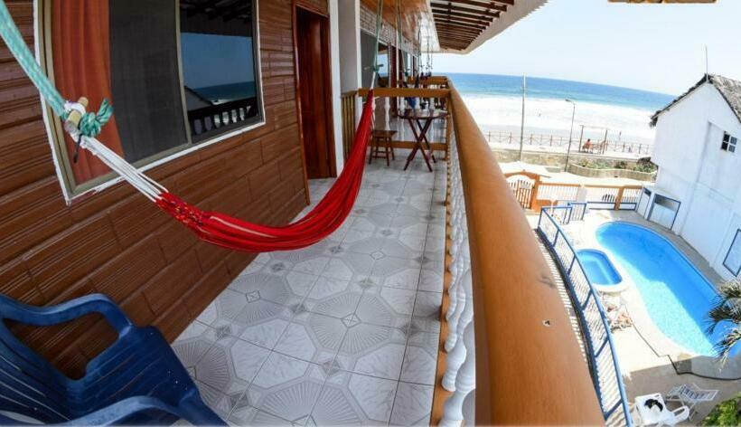 فندق Charo´s Hostal