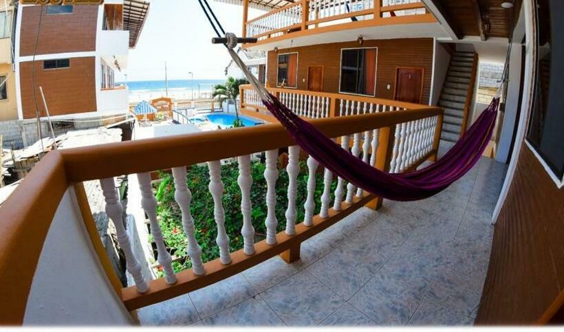 هتل Charo´s Hostal