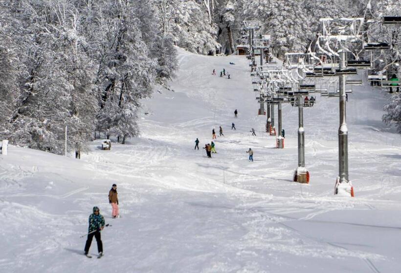 Отель El Refugio Ski & Summer Lodge