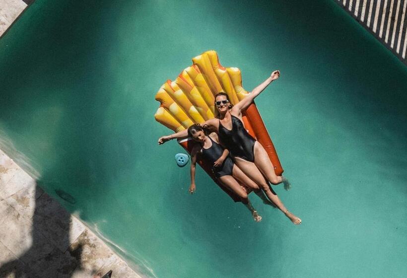 Отель El Refugio Ski & Summer Lodge