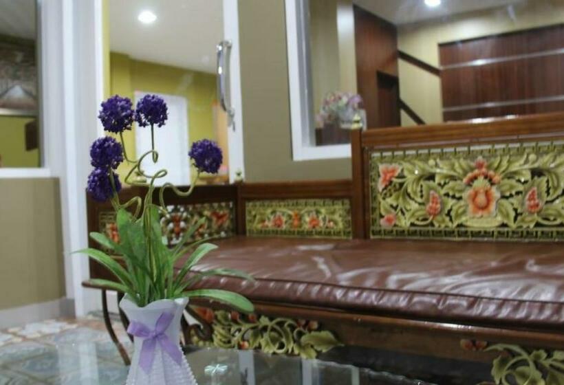 هتل Granada Inn Palu