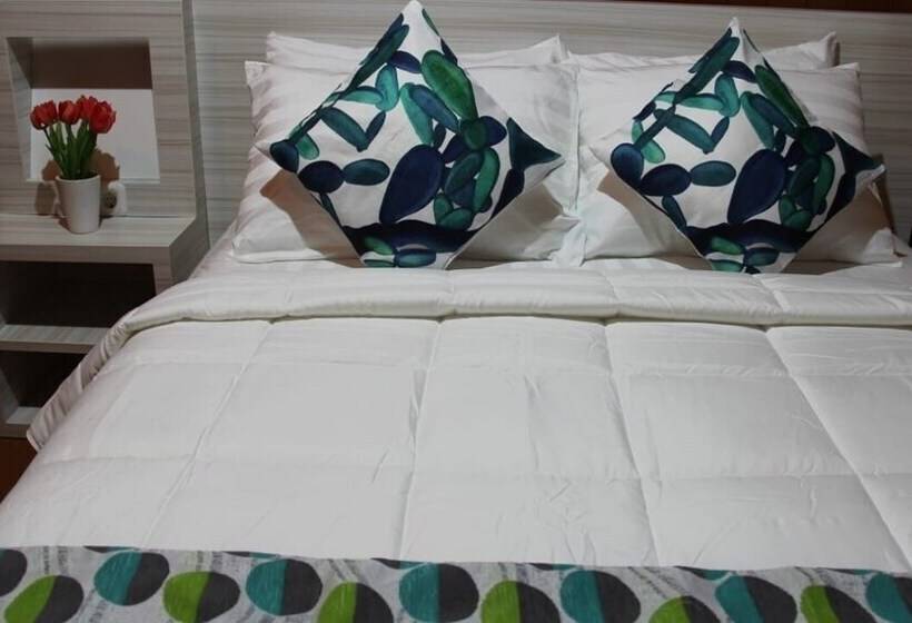 ホテル Granada Inn Palu