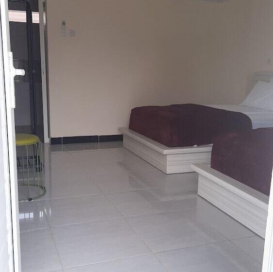 ホテル Granada Inn Palu