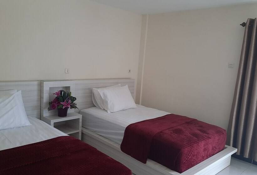 ホテル Granada Inn Palu