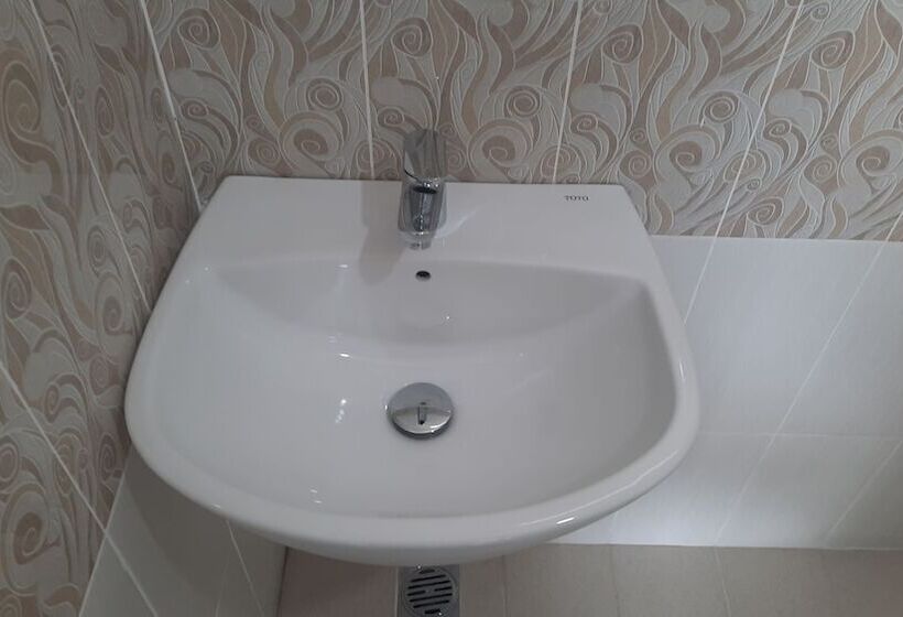 ホテル Granada Inn Palu