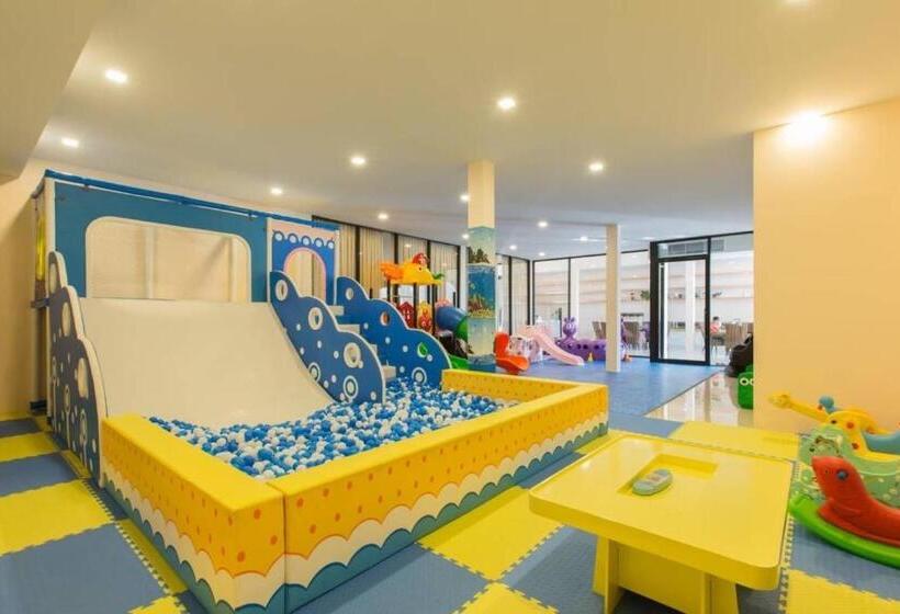 בית מלון כפרי Jupiter Trevi Resort And Spa