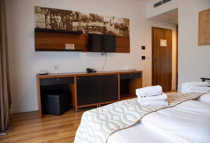 Отель Mirage Resort & Spa