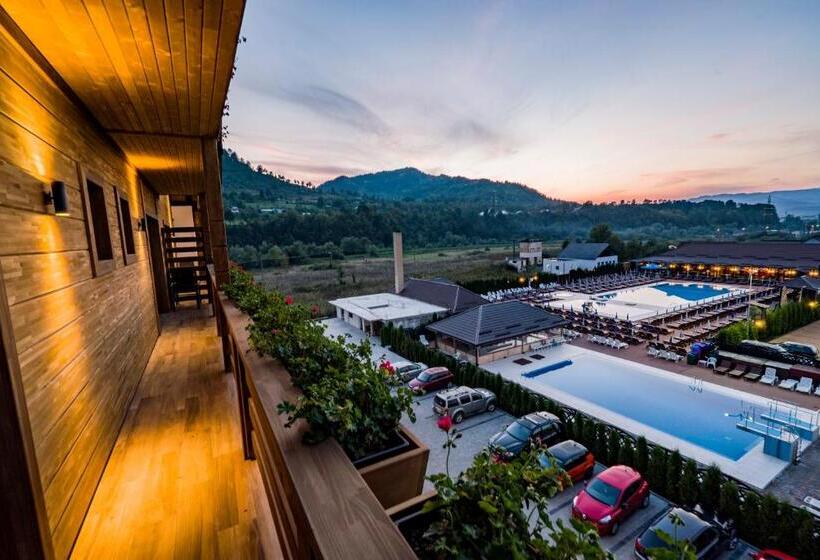 Отель Mirage Resort & Spa