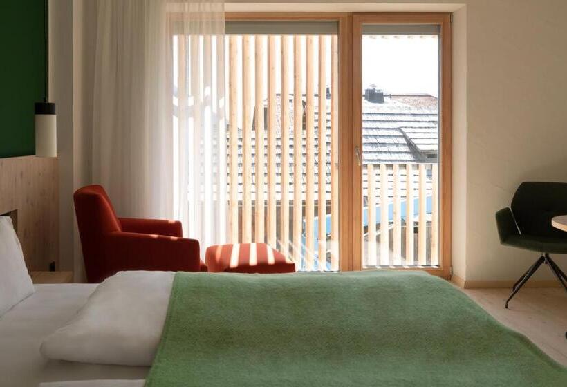 فندق Neusacherhof