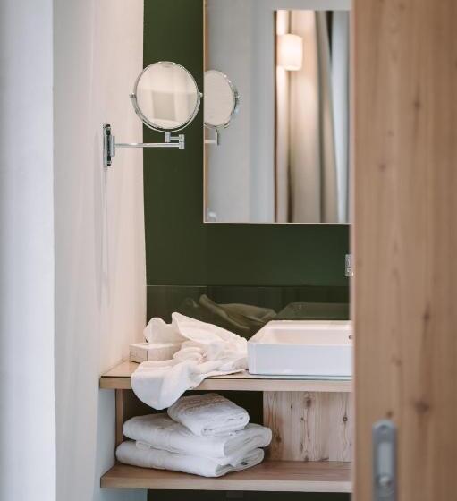 فندق Neusacherhof