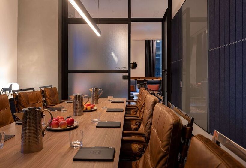 Next Hotel Melbourne, Curio Collection By Hilton