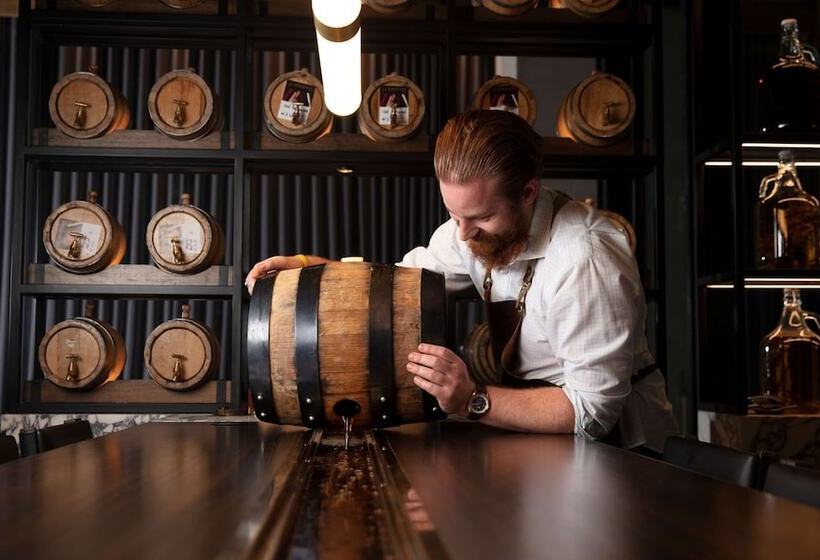 Next Hotel Melbourne, Curio Collection By Hilton