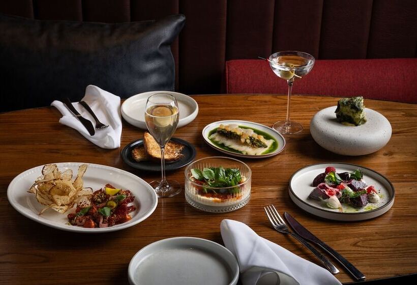 Next Hotel Melbourne, Curio Collection By Hilton