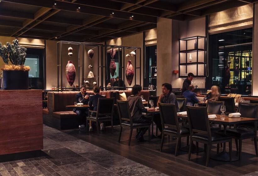 Next Hotel Melbourne, Curio Collection By Hilton