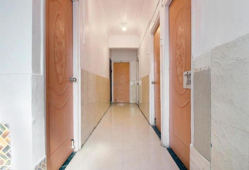 בית מלון כפרי Oyo 30093  Sai Shraddha