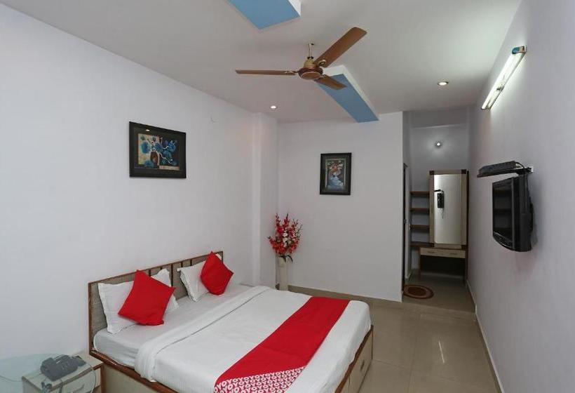 Hotel Oyo 37817  Paradise