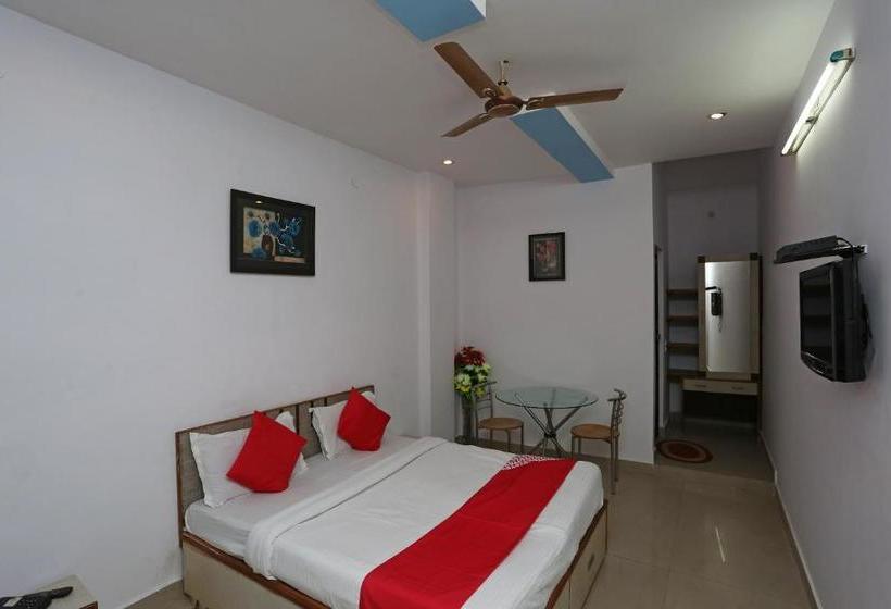 Hotel Oyo 37817  Paradise