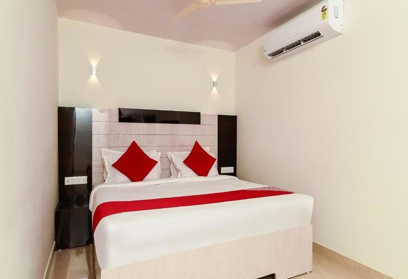 בית מלון כפרי Oyo 39904 Swarna Palace