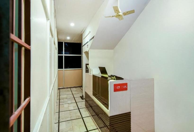 בית מלון כפרי Oyo 39904 Swarna Palace