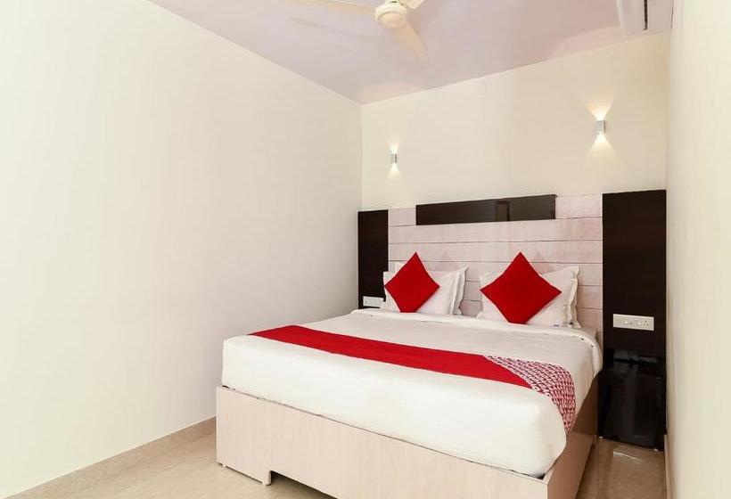 בית מלון כפרי Oyo 39904 Swarna Palace