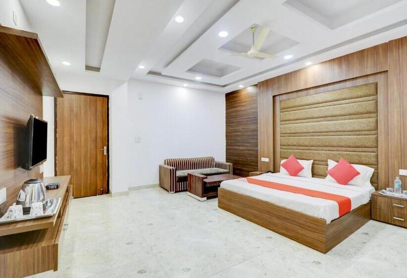 호텔 Ratan The Pacific