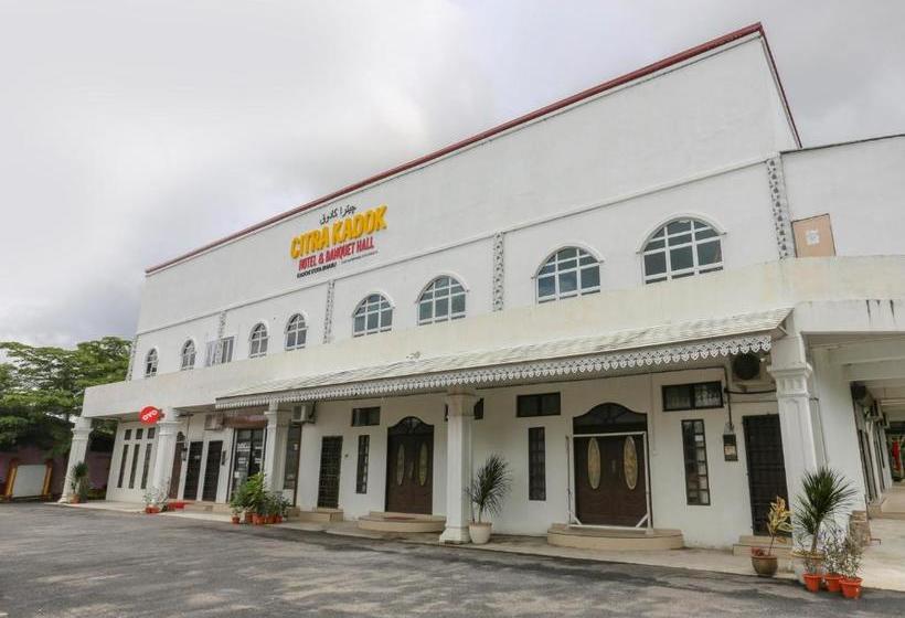 Отель Oyo 90115 Citra Kadok & Banquet Hall