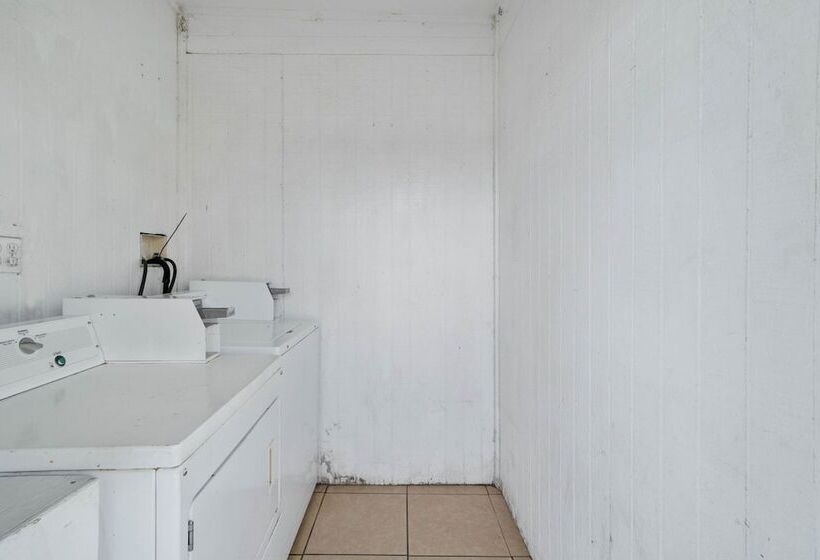 فندق Oyo  Rockport Bay View