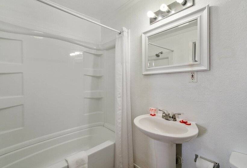 فندق Oyo  Rockport Bay View