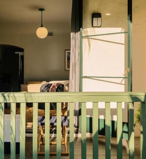 בית מלון כפרי Palihouse Santa Barbara