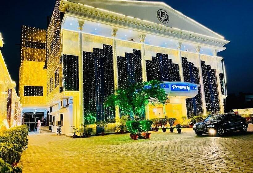 酒店 Prayag Inn